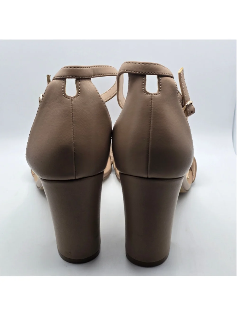 Kelly & Katie Hailee Block Heel Sandal In Taupe Size 9 NEW